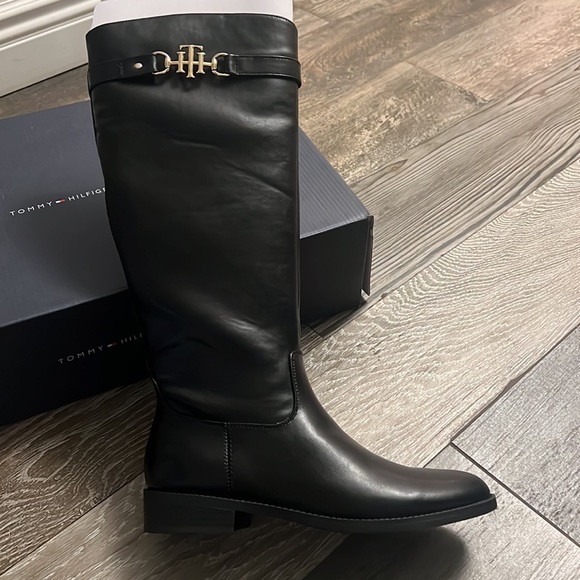 Tommy Hilfiger Black Boots - Picture 4 of 6